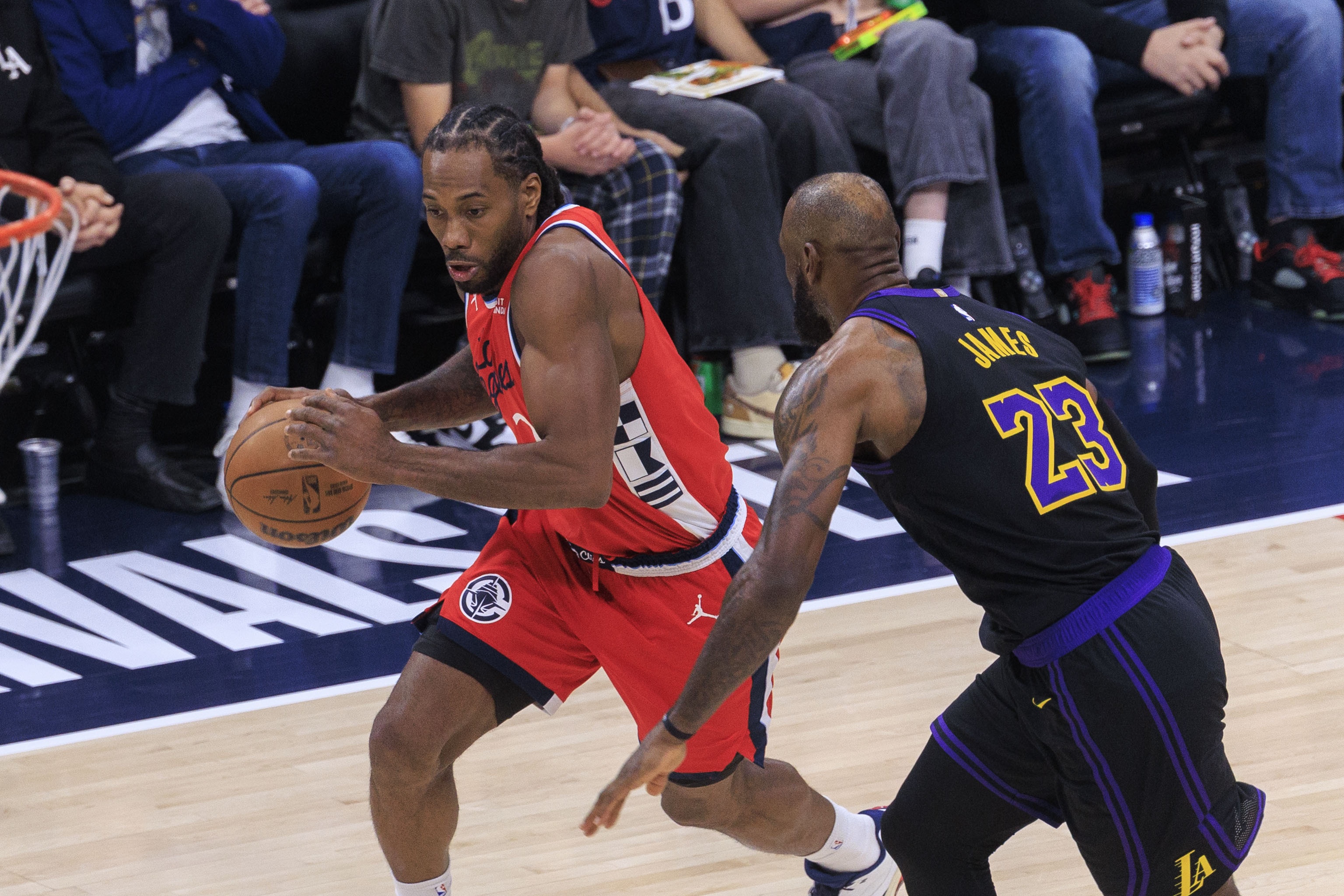 九游娱乐-ESPN：多队人员预测如果小卡合同被判作废 那詹姆斯可能加盟快船